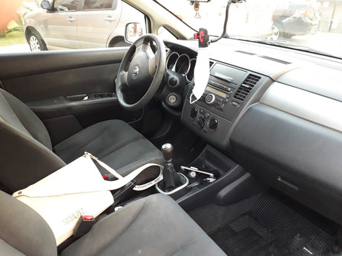 Nissan Tiida 2010 1.8 S Flex 5p