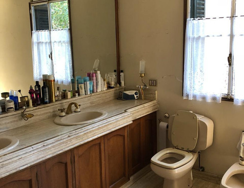 Imponente Casa De Estilo En Alvear Y Mendoza