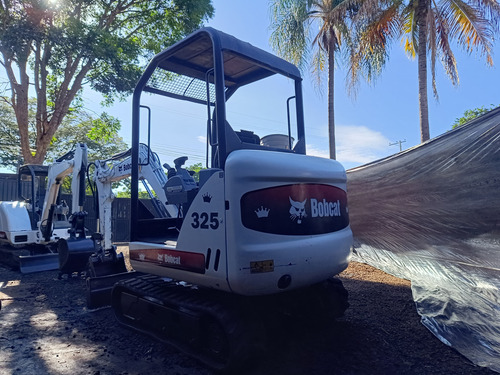 Mini-escavadeira Bobcat 325