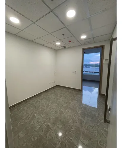 Se Arrienda Consultorio En Proyecto High Park Barrio Monte Carmelo