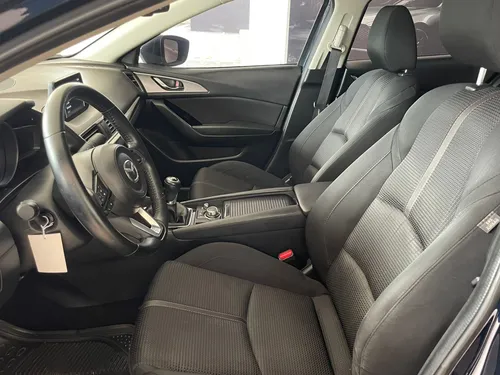 Mazda 3 Sedan 2.0L Touring MT