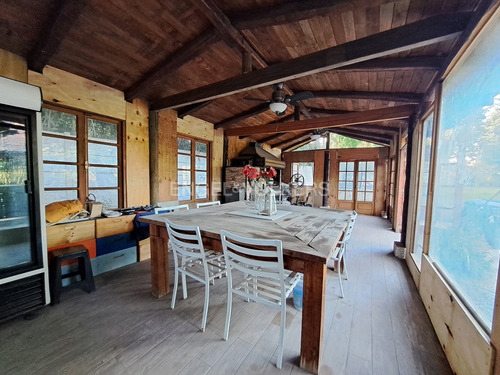 Amplios Espacios. Casa Chilena En Chicureo