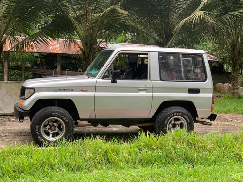 Toyota Land Cruiser 22r