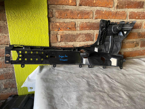 Brazo Soporte Absorbedor Trasero Derecho X4 2019-al-2022. (Usado)