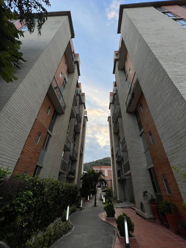 Apartamento Cúcuta, Conjunto  Bosques Del Venado .  03 Habitaciones, 02 Baños Con Sus Divisiones En Vidrio. Excelente Ubicación, Cerca Brigada 30, Centro. Se Recibe Caja De Honor