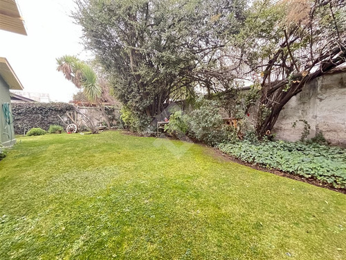 Casa En Venta De 4 Dorm. En Las Condes