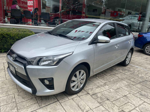 Imagen 1 de 15 de Toyota Yaris 2017 5p Hatchback S L4/1.5 Aut