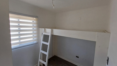 Casa En Barrio Residencial Con Jardín Terraza Techada