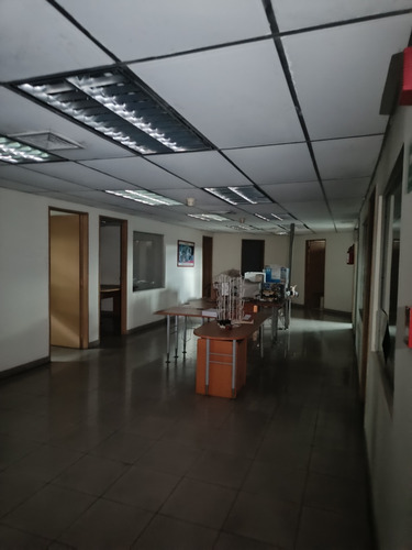 Los Ruices Alquiler Planta Industrial 960 M2 Excelente Ubicacion, Con Montacarga Y Ascensor