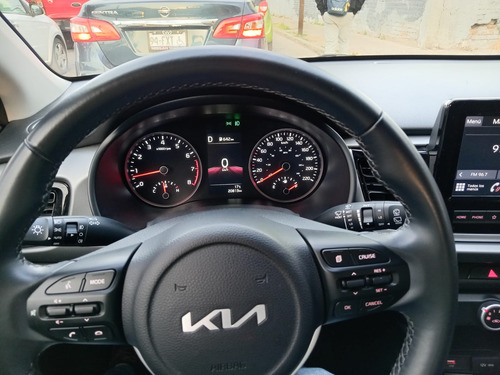 5 Auto Kia Río Hatchback Ex Ta Color Azul
