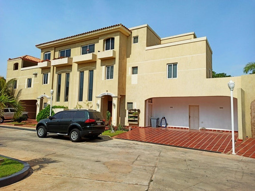 Imagen 2 de 29 de Exclusiva Casa En Venta Cabo Norte Lago Mar Beach. Ana Sanchez