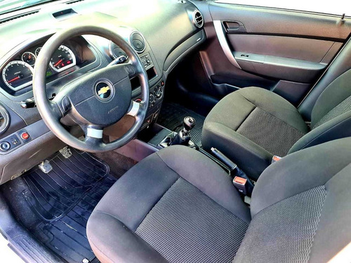 Imagen 9 de 15 de Chevrolet Aveo 2017 1.6 Lt Mt