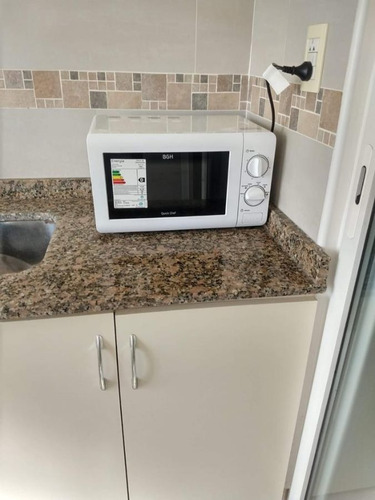 Imagen 11 de 15 de Departamento En Venta De 3 Dormitorios C/ Cochera En Centro