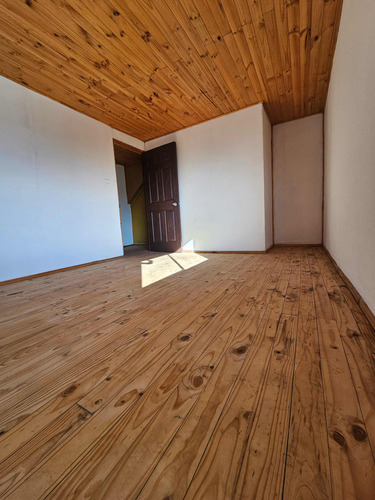 Casa De Dos Pisos Ubicada En Boldo I