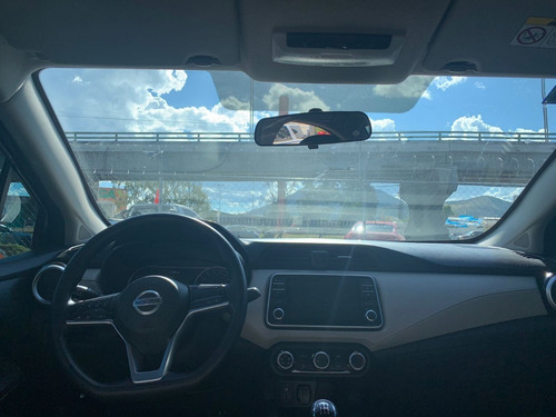Imagen 7 de 11 de Nissan Versa Advance