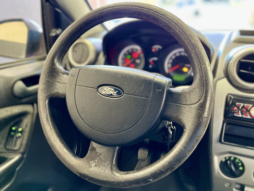 Ford Fiesta 1.6 MPI CLASS HATCH 8V FLEX 4P MANUAL
