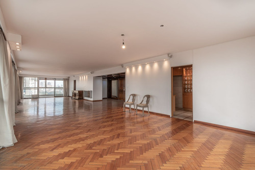 Exclusivo Piso - Torre Categoria - Segur. 24 Hs - 2 Cocheras