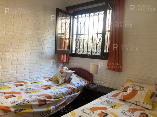 Casa En Venta En Playa Mansa, Punta Del Este, Uruguay