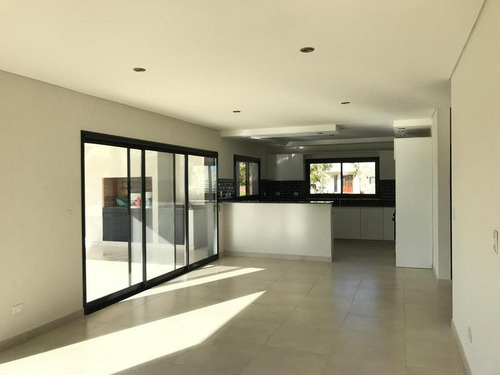 Imagen 7 de 23 de Lareu Propiedades - Casas En Barrio Vistas - Puertos