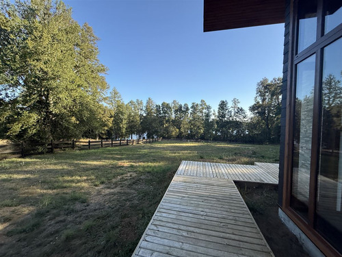 Casa En Venta De 3 Dorm. Sector Los Guindos