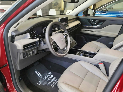 Imagen 8 de 10 de Lincoln Corsair 2.0 Awd