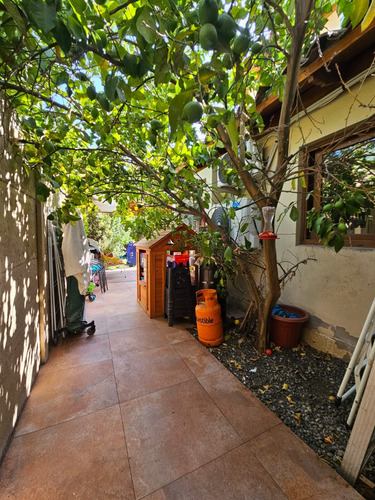 Se Vende 3d, 3b + Servicio Y Piscina