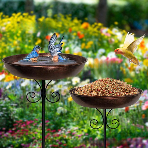 Baño De Pájaros De Metal Para Un Alimentador De Aves