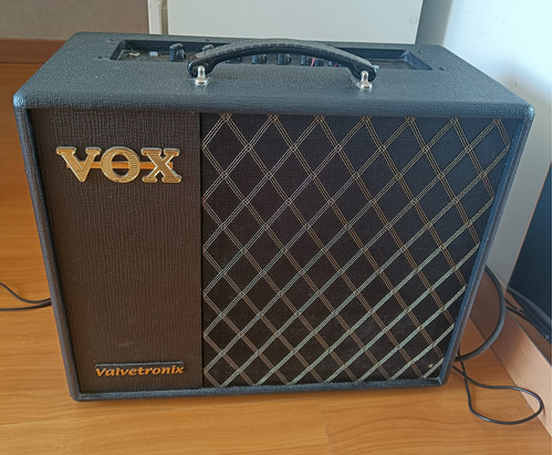 Amplificador Vox Vtx Series Vt40x Valvular Para Guitarra