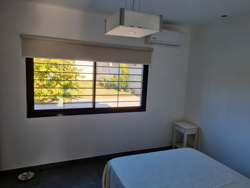 Imagen 12 de 30 de Casa Totalmente Reciclada En Las Toscas 982lt