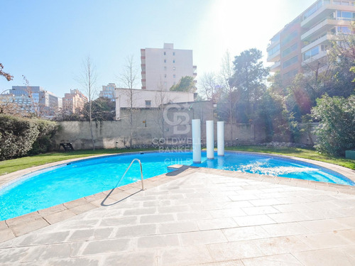Vista Despejada Cercano A Colegio Thomas Morus