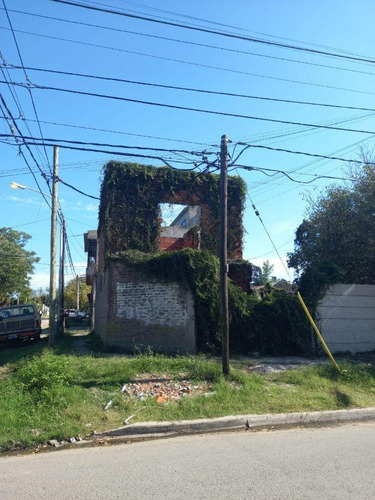Se Vende Terreno Con Mejoras En Villa De Mayo