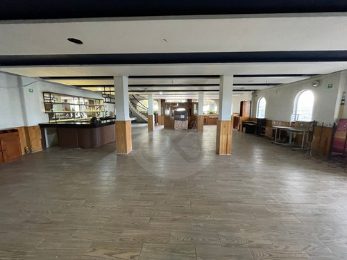Local En Renta Para Restaurante Ubicado Sobre Avenida Principal