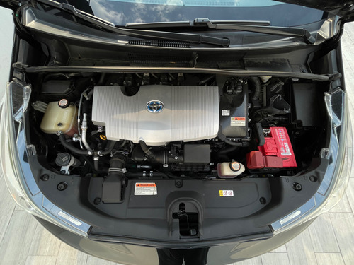 Toyota Prius 1.8 Base Cvt