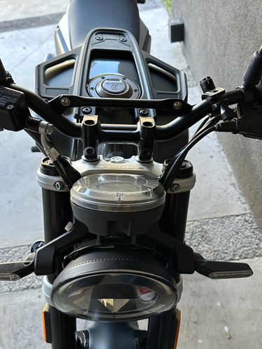 Husqvarna Svartpilen 401