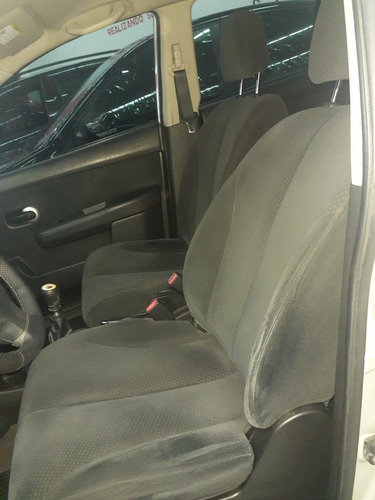 Nissan Tiida Sedan 1.8 Flex 4p 2012