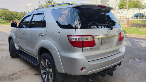 Toyota SW4 3.0 Srv 7l 4x4 5p