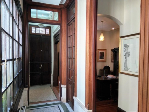 Casa. Venta. Pocitos. Excelente. 500mts Edificados.