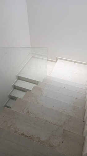 Preciosa Residencia En Misión San Jerónimo, 5 Habitaciones, Sótano, 6.5 Baños..