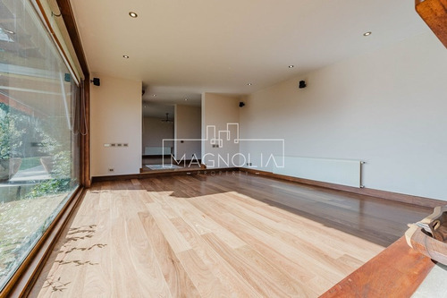 Casa En Arriendo De 5 Dorm. En Lo Barnechea