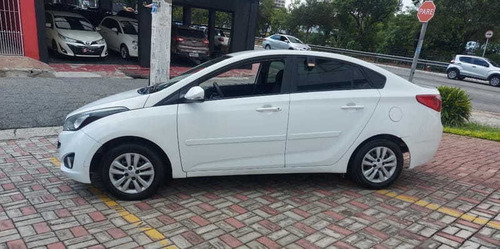 Imagem 2 de 11 de Hyundai Hb20s 1.0 M Comfort 2014