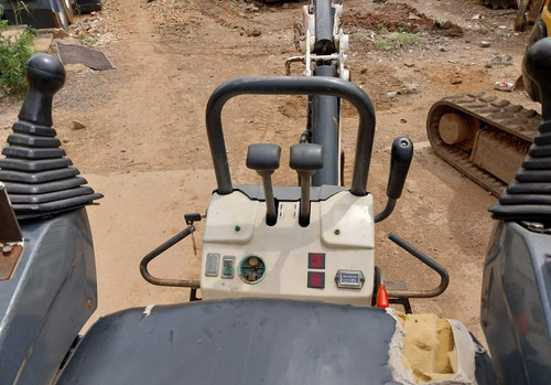 Mini Escavadeira Bobcat E418 2014 Borrachas 1175 Kg Repasse