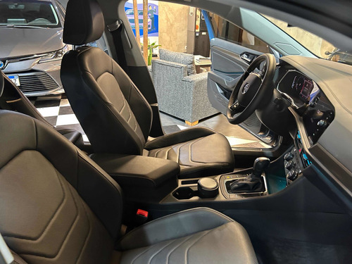 Imagen 13 de 25 de Volkswagen Vento 2021 1.4 Highline 150cv At No Passat Hybrid