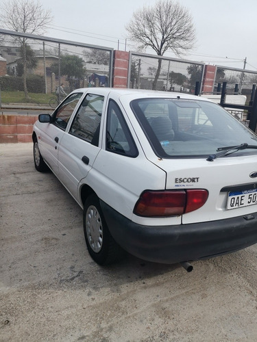 Ford Escort 1.6 Lx Plus Aa 2001