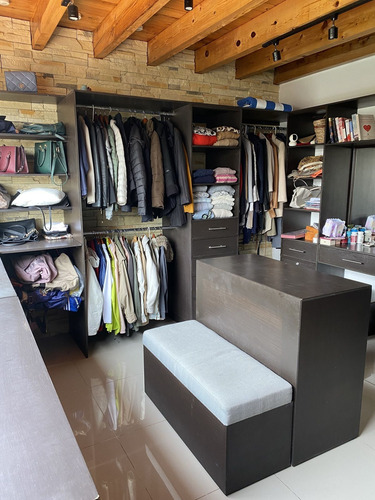 Casa En Venta En Huertas La Joya Queretaro, Con Alberca Y 4 Recamaras.