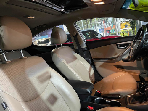 Imagen 14 de 15 de Hyundai Elantra 2015 1.8 Limited Tech At