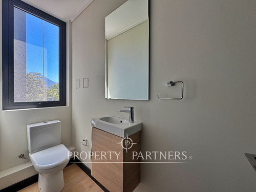 Moderno Departamento Nuevo: 2d/3b, Frente A Plaza ...