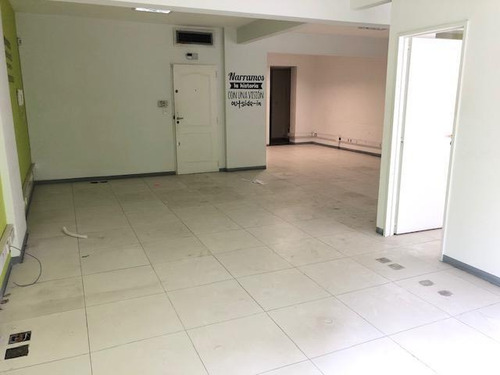 Imagen 12 de 30 de Excelente Oficina De 140m , 2 Despachos Y Planta Libre, 2 Baños, Equipos De A.a. E Iluminación.