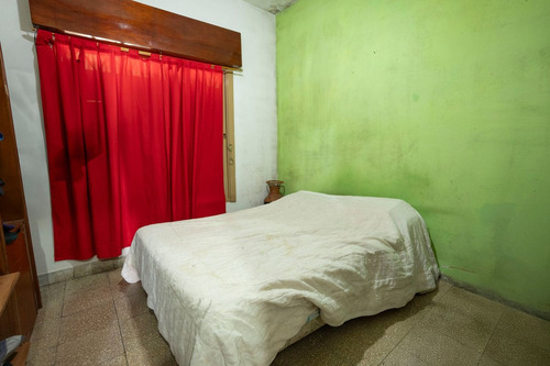 Venta De Casa Multifamiliar En Ituzaingó