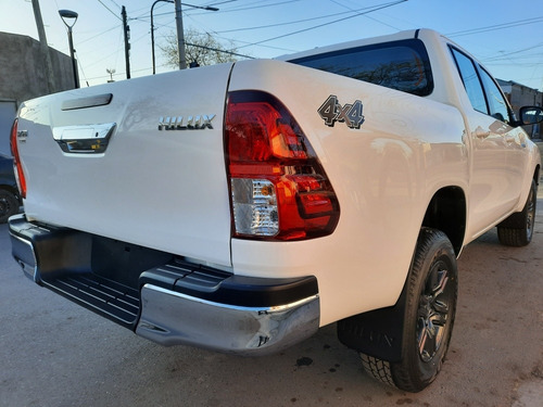 Toyota Hilux 2.8 Cd Sr 177cv 4x4