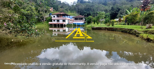 Linda Chácara Com Lago, Nascente E Pisicina Em Juquitiba
